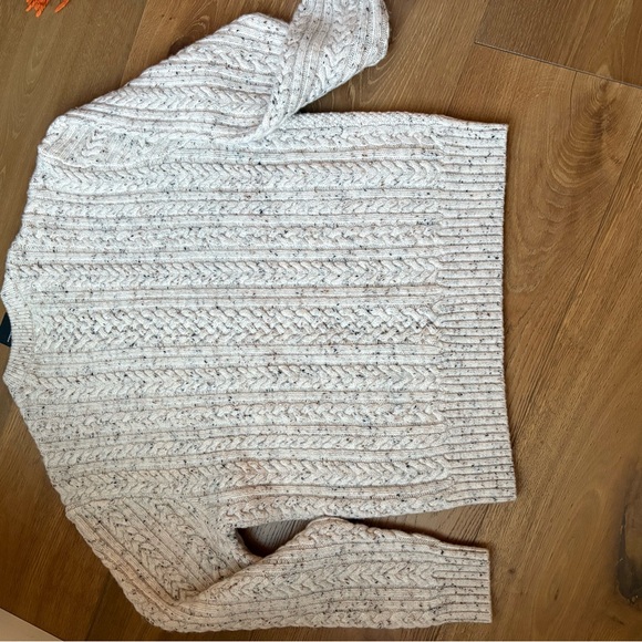 Club Monaco Chunky Cable Crew - Picture 7 of 7